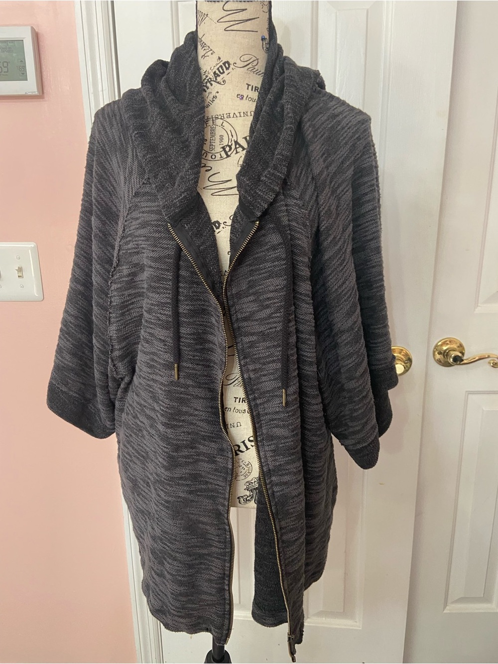 Short sleeve hoodie